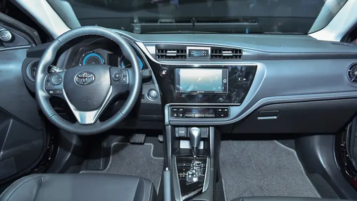 Noi Thất Toyota Atis 2018