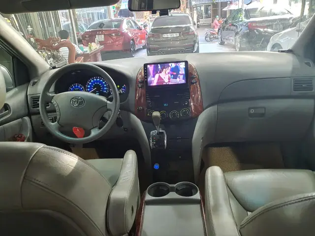 Nội Thất Toyota Sienna 2008