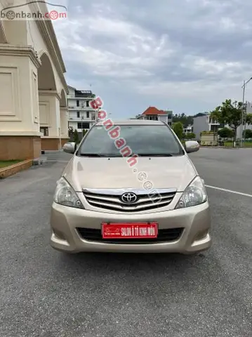 Oto Cu Toyota Inova 2010