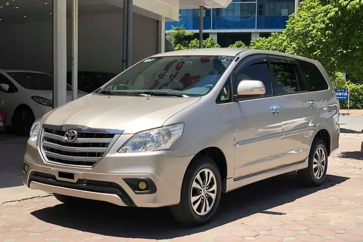 Oto Toyota Cu Gia Re