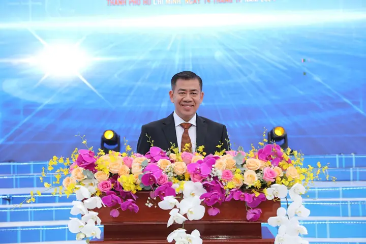 Phan Hồng Hải Toyota