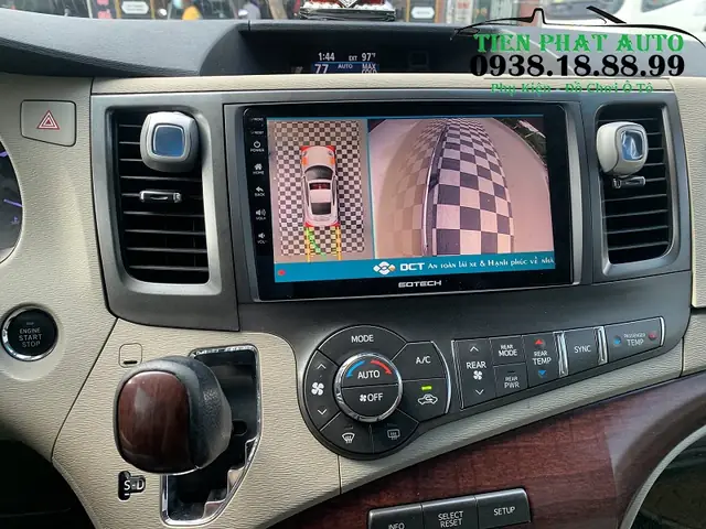 Phia Sau Cua Toyota Siena
