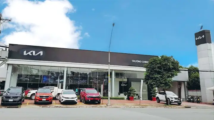 Showroom Oto Toyota Trường Chinh