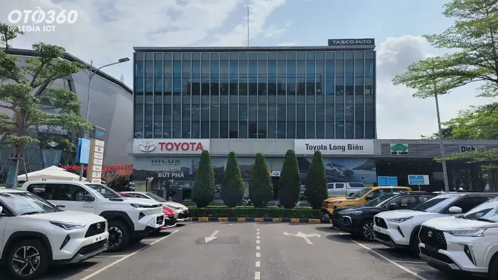 Showroom Toyota Nguyen Van Linh