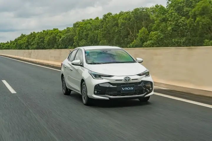 So Sánh Toyota Vios Elantra