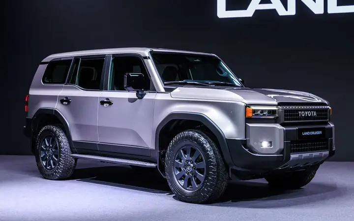 Suv Toyota Land Rover Price
