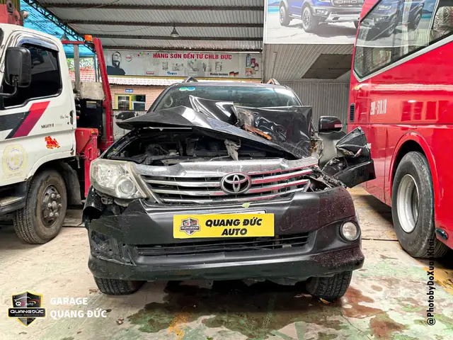 Tai Nạn Xe Toyota Fortuner
