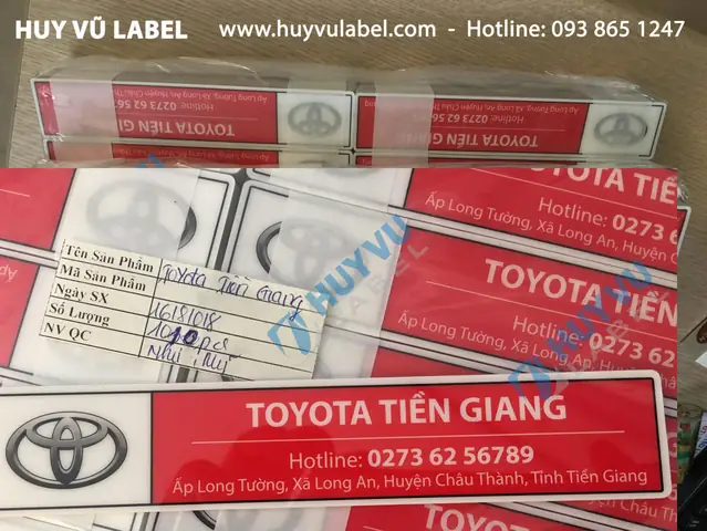 Ten Dán Toyota Sau Xe