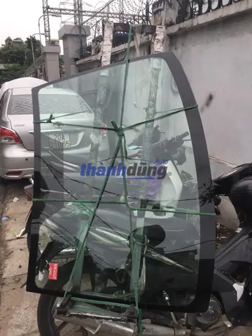 Thay Kính Chắn Gió Toyota Vios