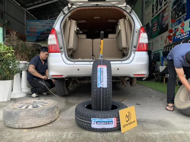 Thay Lốp Ô Tô Toyota