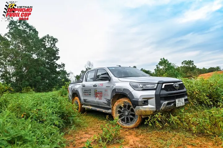 Thử Nghiệm Xe Toyota Hilux