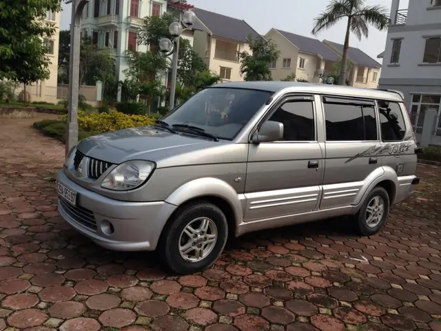 Toyota 7 Chỗ Đời 2005
