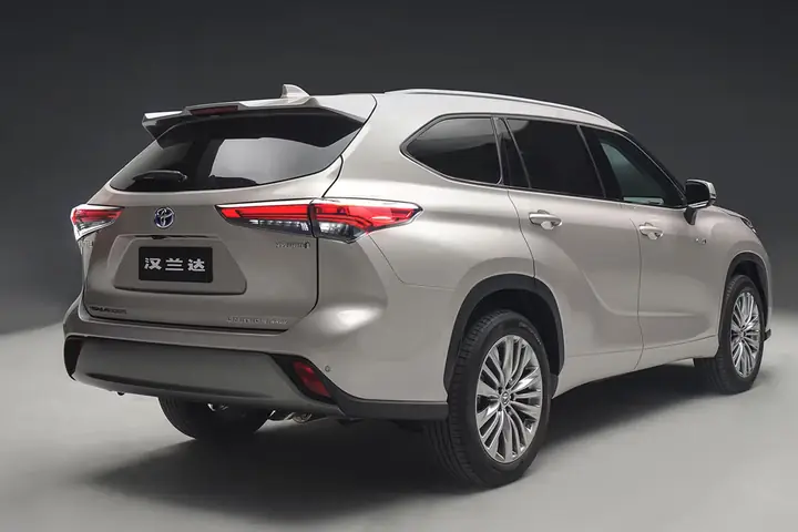 Toyota 7 Seater Car Price