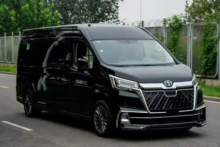 Toyota 9 Chỗ Hoán Cải