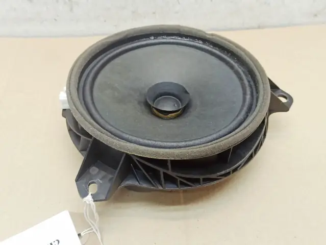 Toyota Altis 2010 Speaker Size