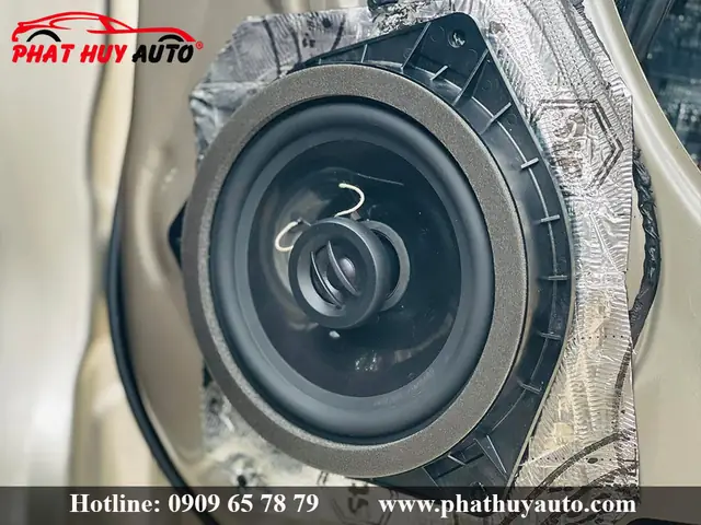 Toyota Altis 2010 Speaker Size