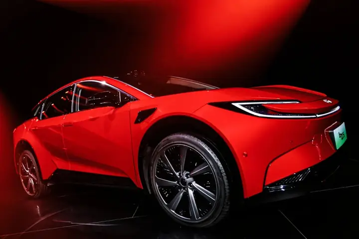 Toyota Bị Đỏ Số 1 Toyota Bị Đỏ Số 1