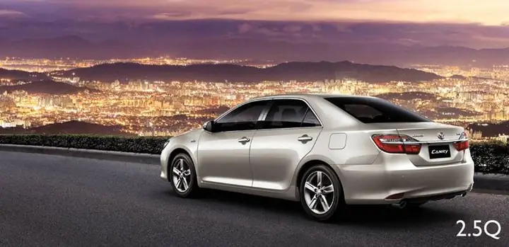 Toyota Camry 2.5 E