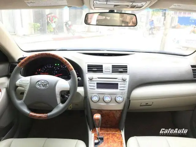 Toyota Camry 2.5 Le 2011