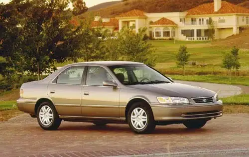 Toyota Camry 2000 Model