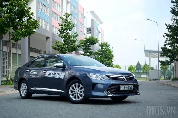 Toyota Camry Hay Mercedes C200