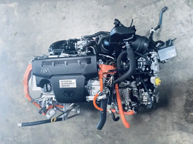 Toyota Camry Hybrid 2017 Engine