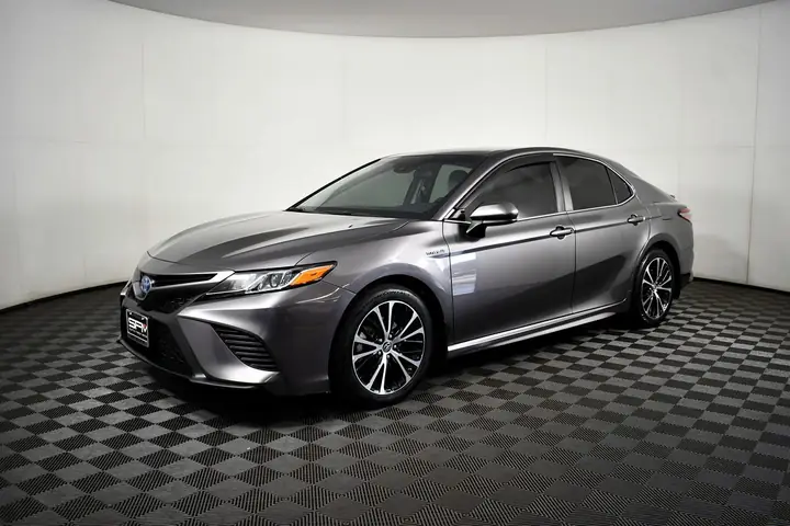 Toyota Camry Le 2019
