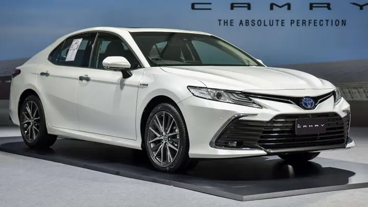 Toyota Camry Phien Ban Moi