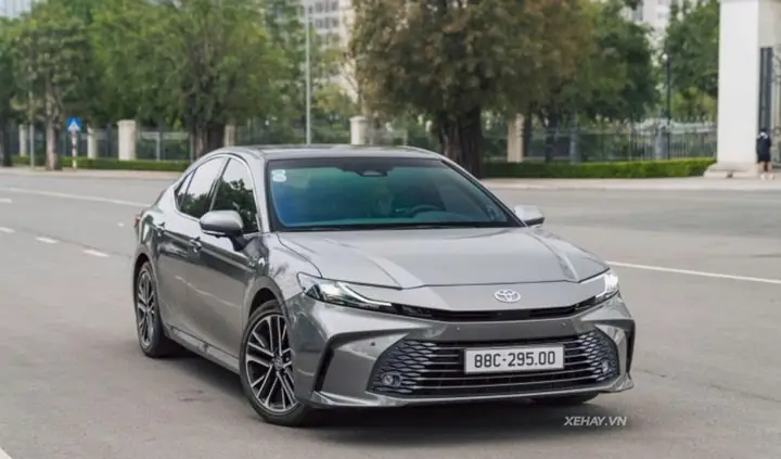 Toyota Camry Vs Toyota Fortuner