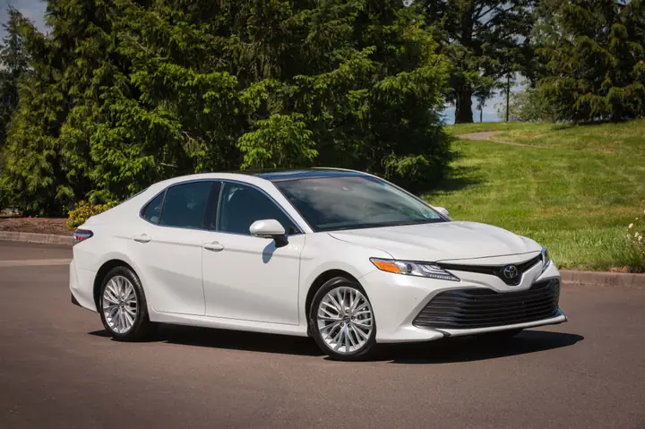 Toyota Camry Xle White 2019