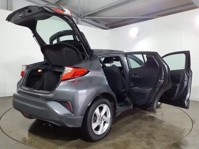 Toyota Chr Back Door Open