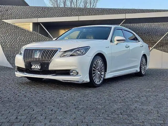 Toyota Crown Majesta 2015