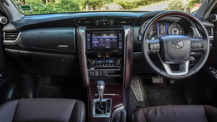 Toyota Fortuner 2016 Interior