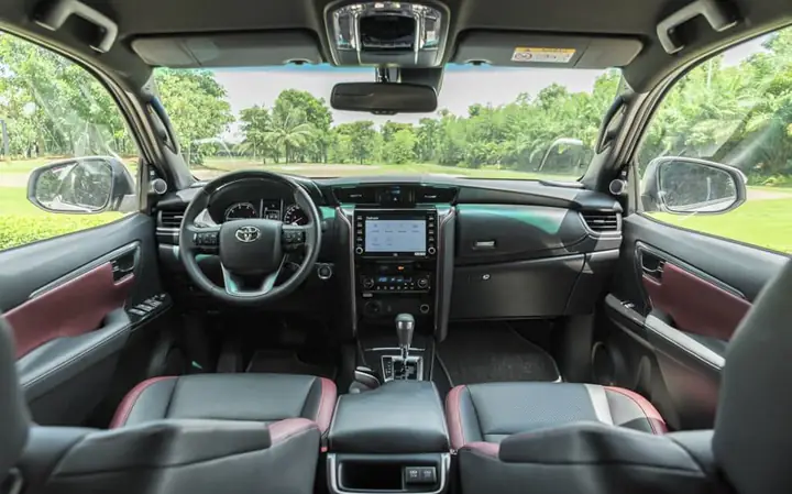 Toyota Fortuner Nội Thất