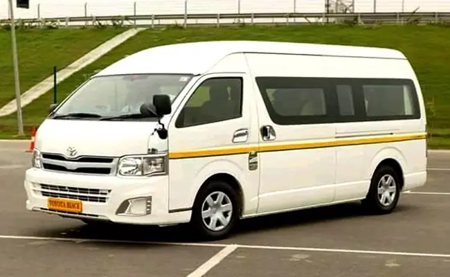 Toyota Hiace 10 Seater Toyota Hiace 10 Seater