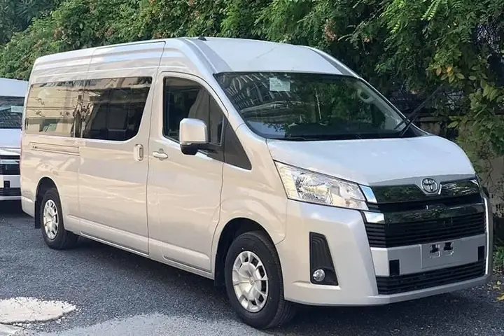 Toyota Hiace 15 Chỗ