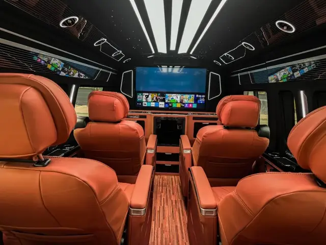 Toyota Hiace Luxury Van Toyota Hiace Luxury Van