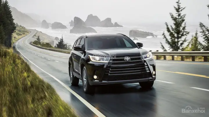 Toyota Highlander 2017 Giá