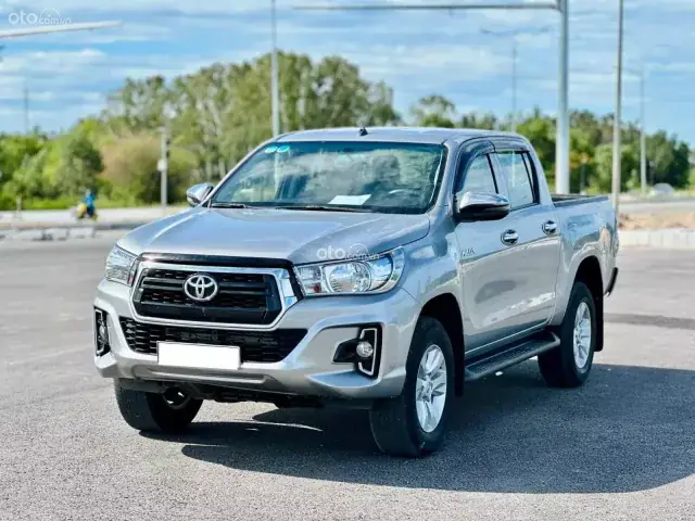 Toyota Hilux 2020 Giá