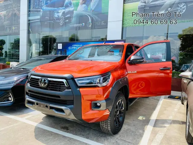 Toyota Hilux Màu Cam Toyota Hilux Màu Cam