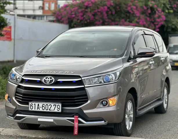 Toyota Innova 2.0 E Toyota Innova 2.0 E