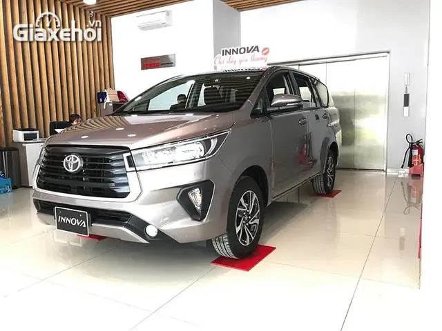 Toyota Innova 2.0 E Toyota Innova 2.0 E