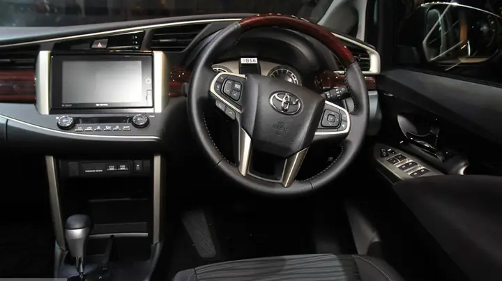 Toyota Innova 2016 Interior