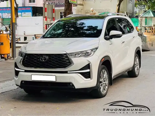 Toyota Innova 8 Chỗ