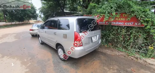 Toyota Innova J 2010