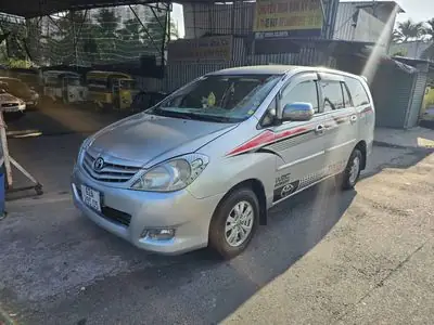 Toyota Innova J 2010