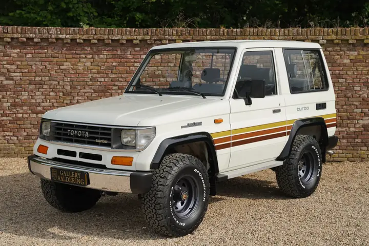 Toyota Land Cruiser 2 Toyota Land Cruiser 2