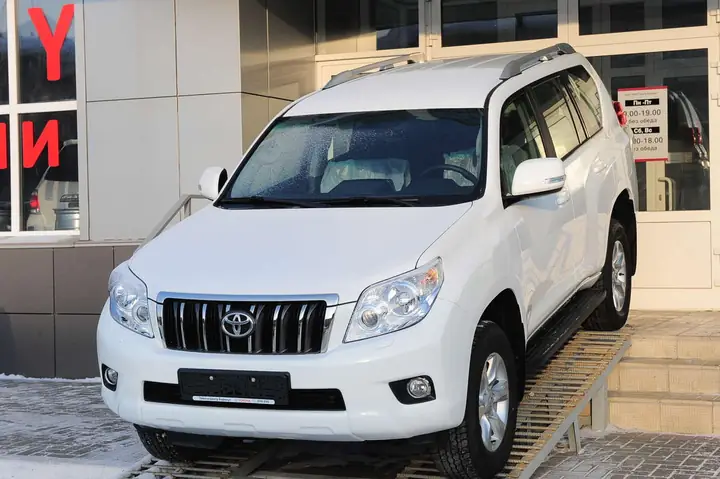Toyota Land Cruiser 2011