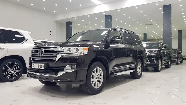 Toyota Land Cruiser 5.7