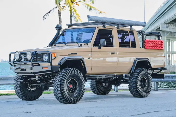 Toyota Land Cruiser Hj75